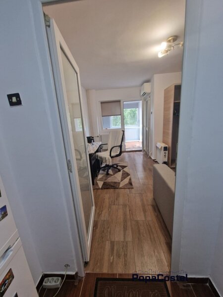 Dristor - Ramnicu Valcea garsoniera etaj 6 complet mobilata si utilata, balcon